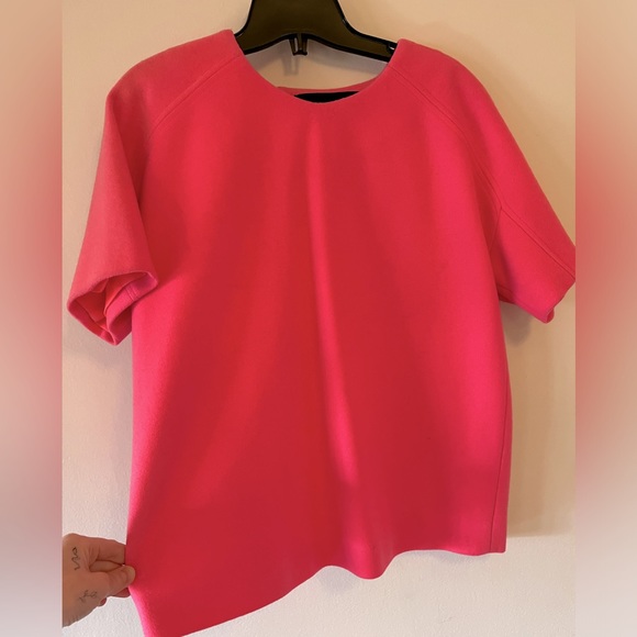 Designers remix wool fuchsia top with zip detail on the back - Picture 2 of 4